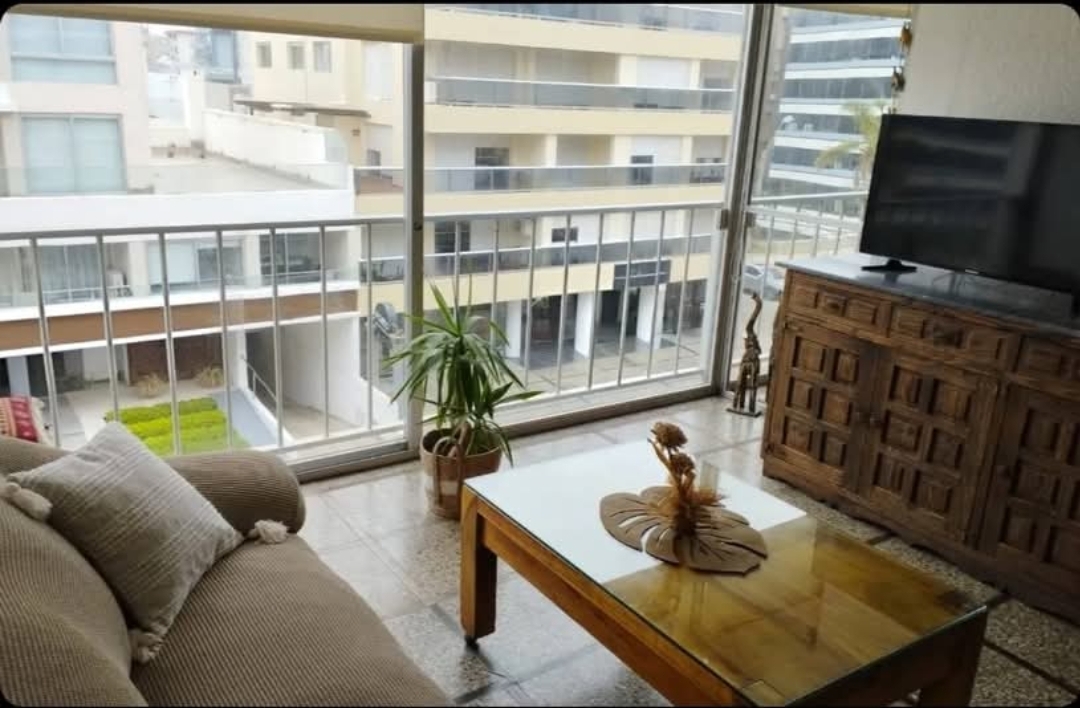 Alquiler anual apto en Península